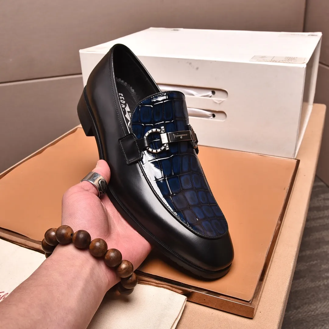 Men's shoes 💰540📛📛(water-dyed cowhide) Salvatore Ferragamo high-end (Salvatore Ferragamo) is the world's top luxury footwear brand. It comes from the fashion kingdom of Italy and is famous all over the world for its traditional handmade design and novel styles...🚶🏻🚶🏻New suit shoes are available simultaneously at the counter. This model is purely handmade. The fabric is imported from Italy's original first-layer cowhide. Soft water-dyed cowhide lining. Original authentic outsole🌀🌀Size: 38➖44